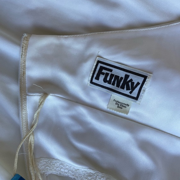 Vintage 1970’s Funky White One Shoulder Goddess Disco Maxi Dress - Picture 6 of 7